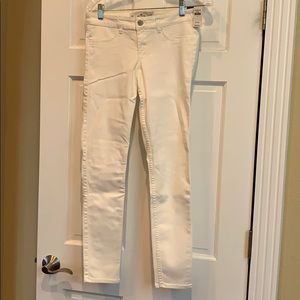 Hollister white jeggings. NWT. Size 7R. W28/ L29